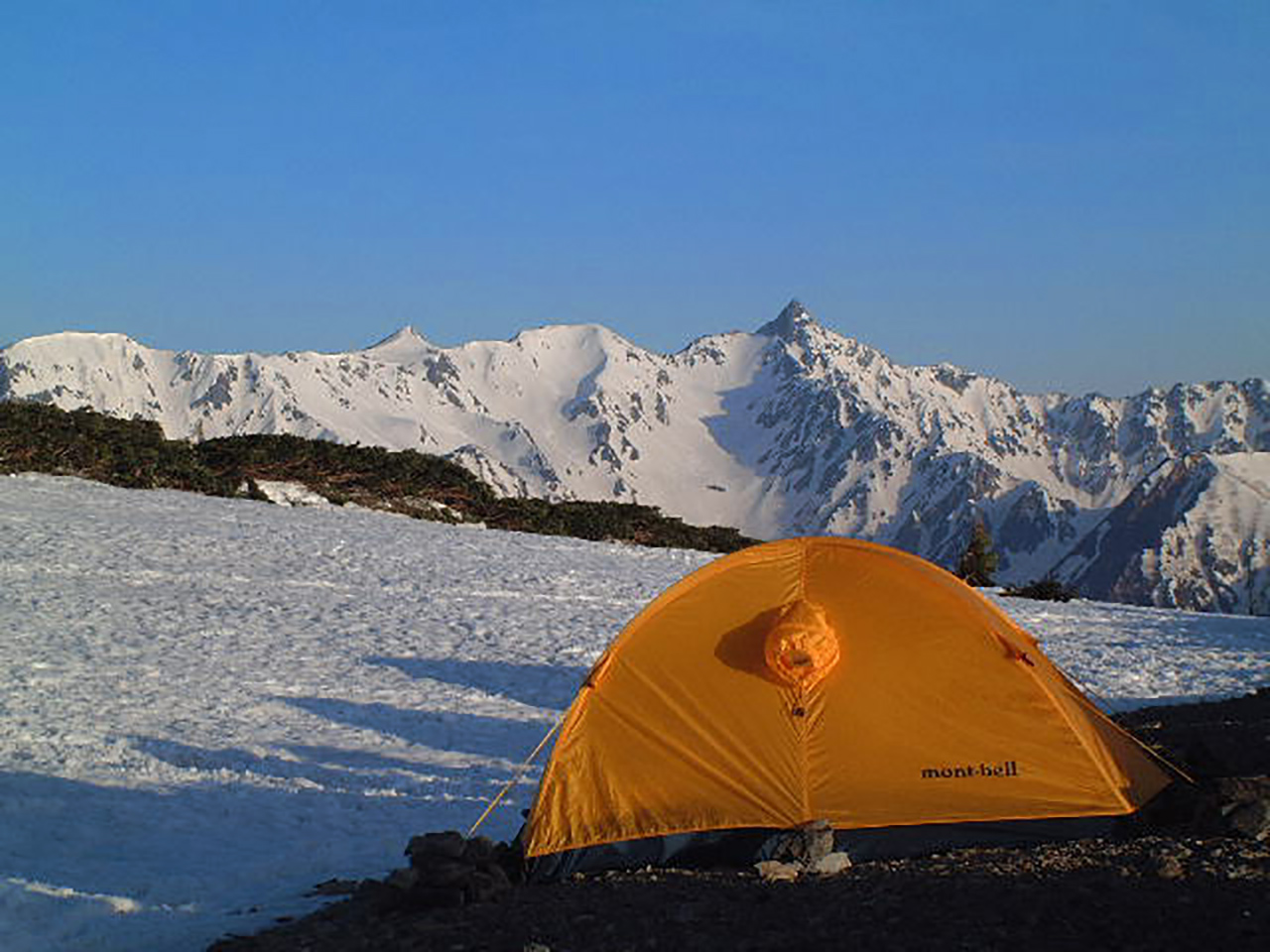 雪山でのテント泊
